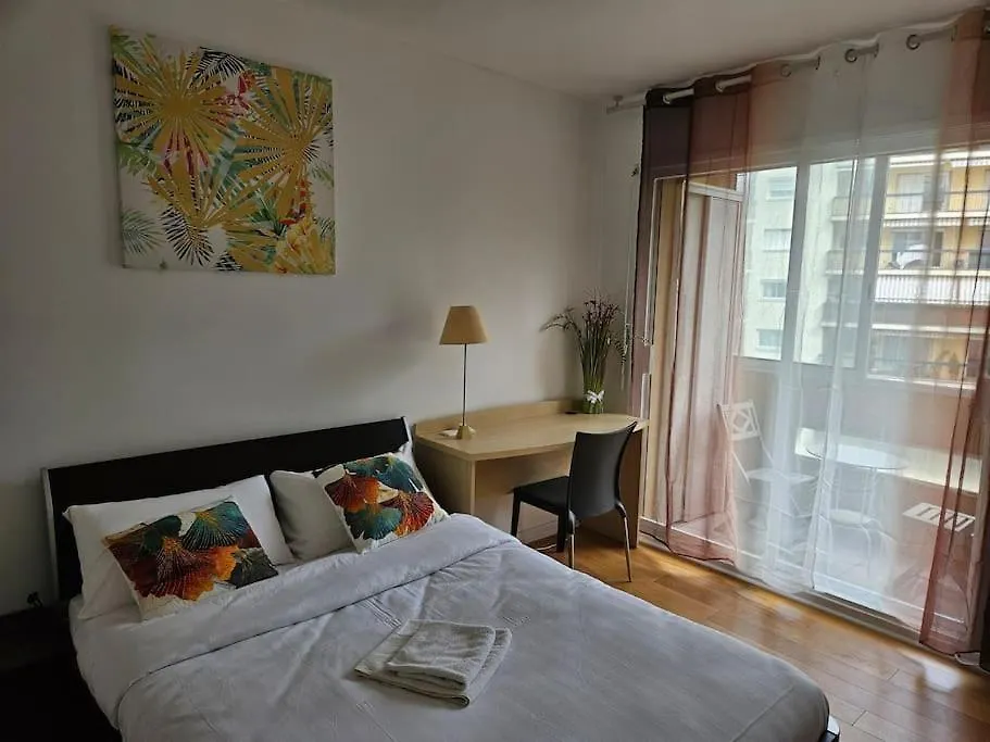 Le Tolstoi Chic Apartment Villeurbanne 0*,